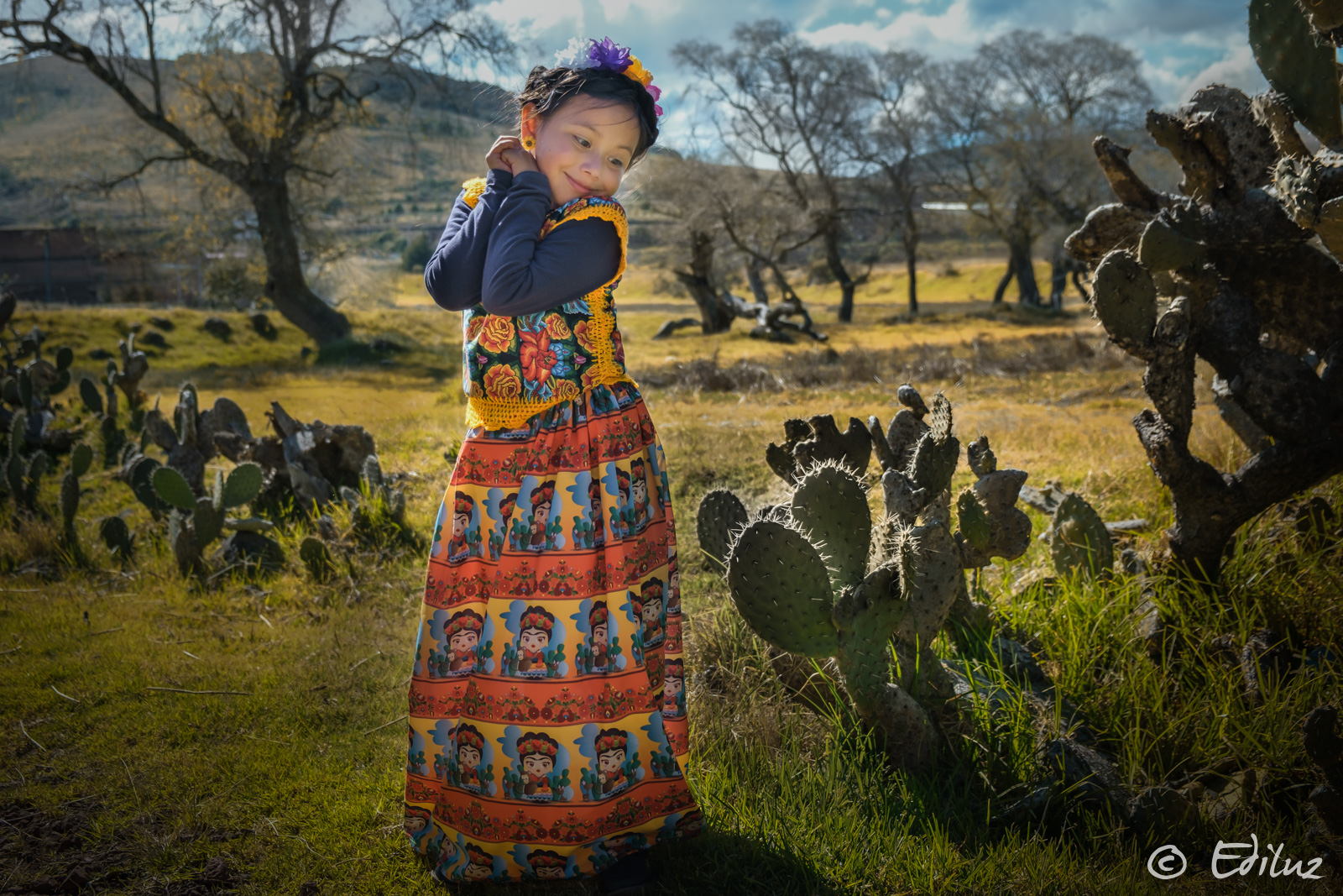 Portrait enfant thématique Frida kahlo. Portraits à Vannes, Portraits à Elven en studio Ediluz, Portraits dans la nature Questambert, Portraits dans la nature à La Vraie-Croix